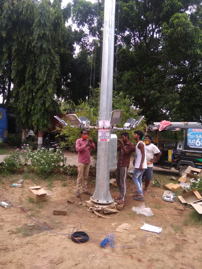 सोनो थाना परिसर में हाई मास्क लाइट लगाया गया, लाइट नहीं होने से होती थी काफी परेशानी