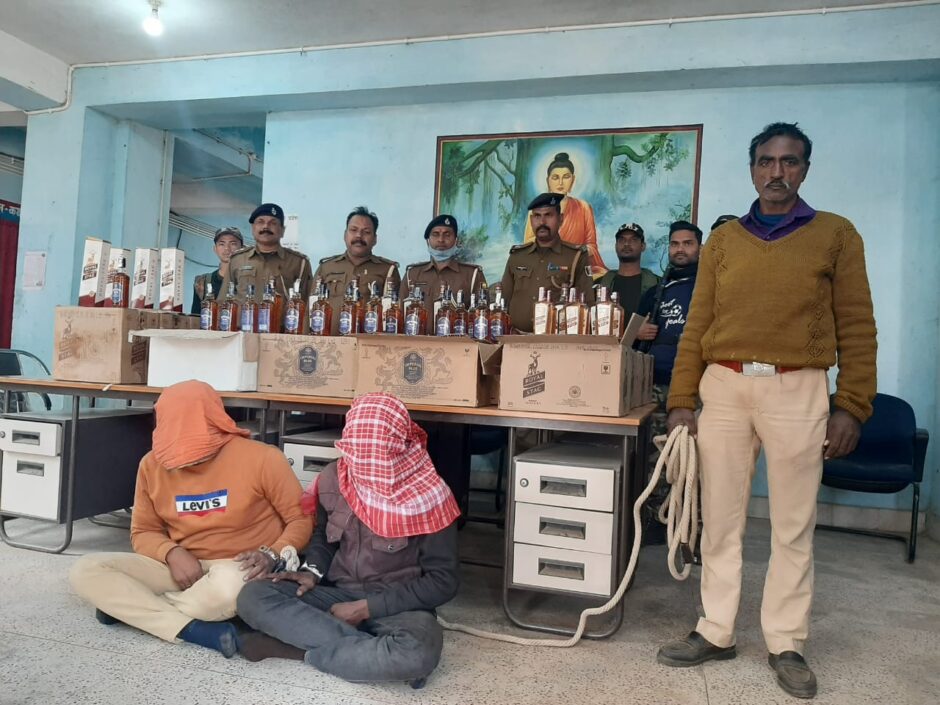 पुलिस ने विदेशी शराब के साथ दो शराब मफिया को किया  गिरफ्तार