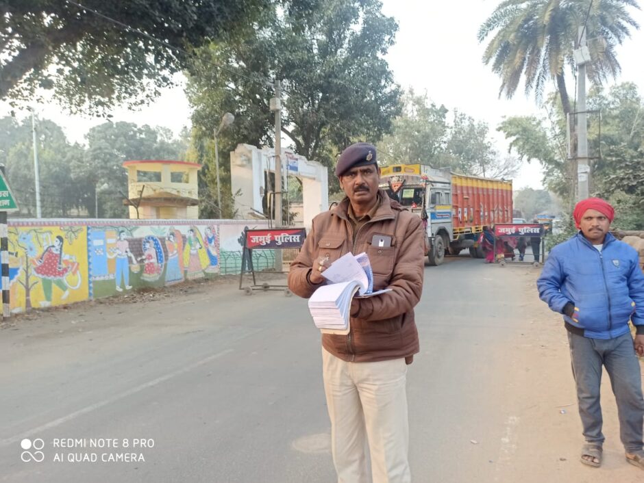 सोनो पुलिस के द्वारा सघन वाहन जांच अभियान चलाया गया, दो पहिया वाहन चालकों में मचा हड़कंप