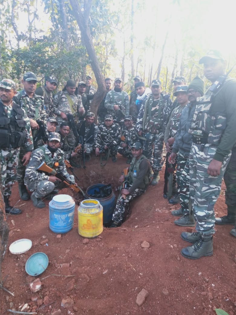 जमुई पुलिस ने नक्सलियों की साजिश को किया नाकाम,बेंदरा जंगल से भारी मात्रा में विस्फोटक बरामद