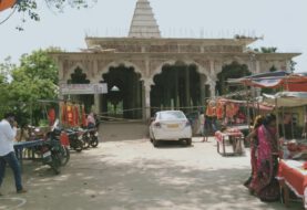 बाबा झुमराज मंदिर में श्रद्धालुओं के लिए पूजा अर्चना की शुरुआत करने को लेकर बैठक किया गया