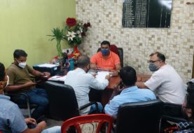 कोरोना टीकाकरण अभियान को गति देने के लिए सीएस ने की प्रखंड मुख्यालय में बैठक