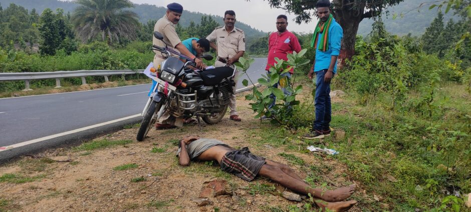 बटिया घाटी के जंगल मे सड़क किनारे पुलिस ने एक अज्ञात शव  किया बरामद