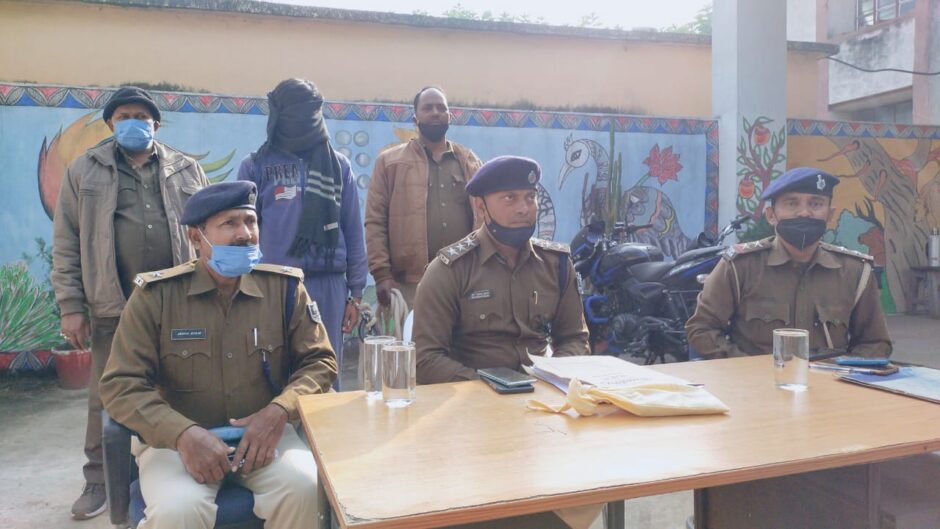 मुर्गी व्यवसाई से 6 माह पूर्व लूट कांड में पुलिस ने एक अपराधी को किया गिरफ्तार