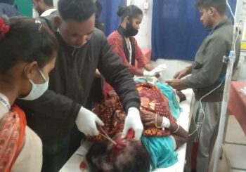 अनियंत्रित ऑटो पलटने से दो महिला घायल एक की स्थिति गंभीर