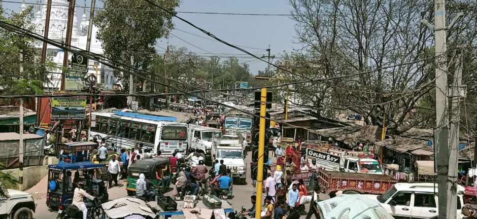 सिकन्दरा मुख्य चौक का जाम आम लोगों के लिए बना परेशानी का सबब