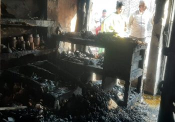 किराने की दुकान में लगी आग लाखो की संपत्ति हुई जल कर राख