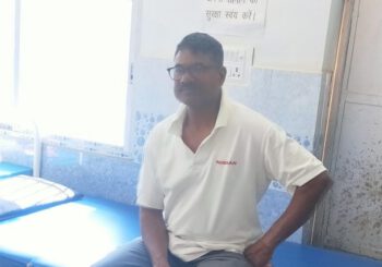 बासुकीटांड़ चौक के समीप अज्ञात वाहन की ठोकर से एसआई सोमरा मुंडा घायल