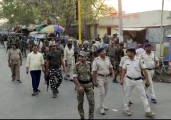 रामनवमी शोभायात्रा को लेकर सिकंदरा में पुलिस ने निकाला फ्लैग मार्च
