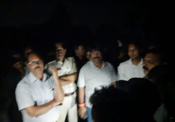 धमना मोड़ के पास बालू लदे हाईवा ने माँ बेटे को रौंदा, मौके पर दोनो की मौत