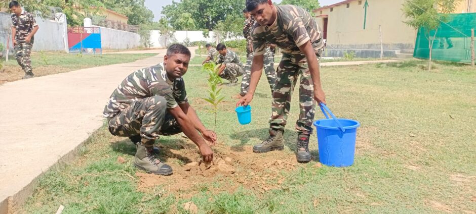 विश्व पर्यावरण दिवस पर एसएसबी के जवानों ने किया पौधारोपण