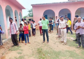 स्कूल के चापानल के पास अज्ञात युवक का शव बरामद