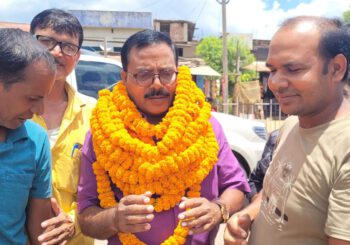 बांका जाने के क्रम में बिहार राज्य खाद्य आयोग के अध्यक्ष विद्यानंद विकल को जदयू कार्यकर्ता लक्ष्मीपुर में किया स्वागत