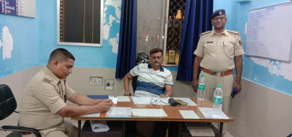 रेल पुलिस अधीक्षक ने जमुई जीआरपी थाना का किया निरीक्षण