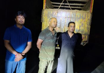 देर रात कार्रवाई के दौरान जिला प्रशासन ने अवैध बालू से लदे 6  ट्रकों को किया जप्त