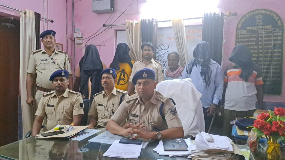 पुलिस ने 500 टेलर अवैध बालू के भंडारण को किया जप्त, चार आरोपी को भेजा जेल