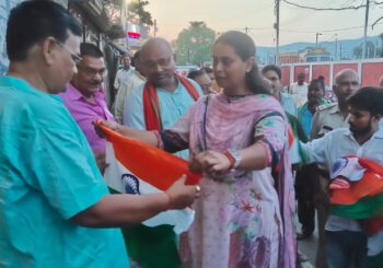 हर घर तिरंगा अभियान को सफल बनाने के लिए विधायक श्रेयसी सिंह ने किया तिरंगा वितरण