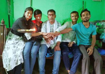 लक्ष्मीपुर में बहनों ने भाई की कलाई पर राखी बांधकर मनाया रक्षाबंधन का त्यौहार भाइयों ने भी बहनों की रक्षा का दिया वचन
