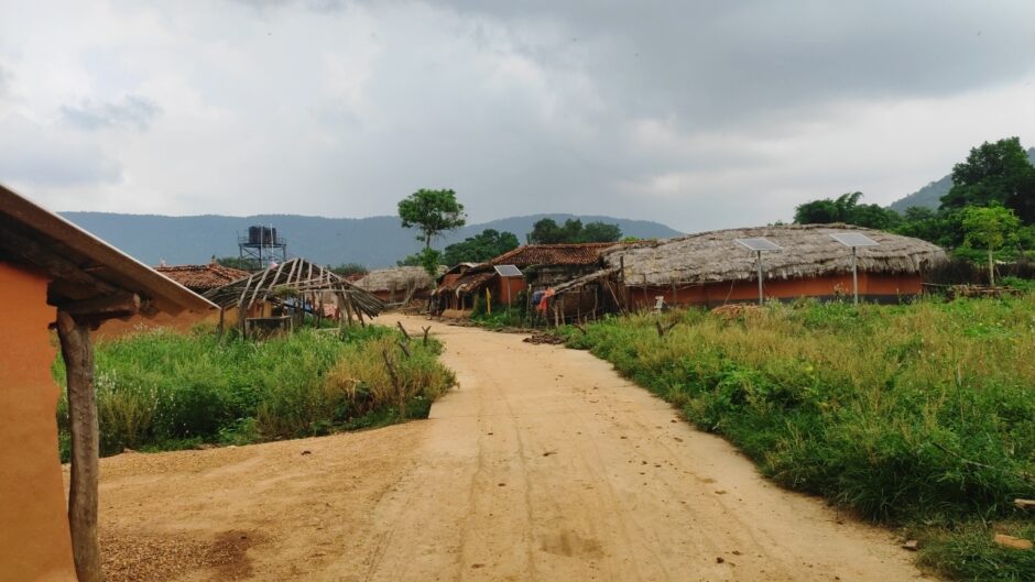 नक्सलियों के आत्मसमर्पण के बाद बदल गई है, चोरमारा गांव की तस्वीर