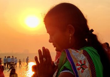 उगते सूर्य को अर्ध्य देने बाद सम्पन्न हुआ छठ महा पर्व