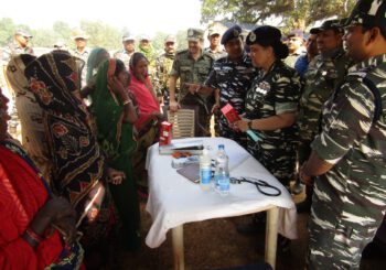 सीआरपीएफ महानिरीक्षक पहुंचे जमुई, सीआरपीएफ ने चोरमारा में लगाया मेडिकल कैंप