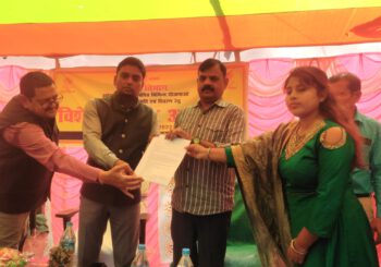 जमुई के युवा उद्यमियों को मिला उद्योग विभाग द्वारा Loan, डीएम ने सौंपा स्वीकृति पत्र