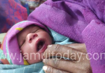 दांत के साथ जन्म लिया नवजात, जन्म के साथ ही 2 दांत देखकर परिजन हुए हैरान