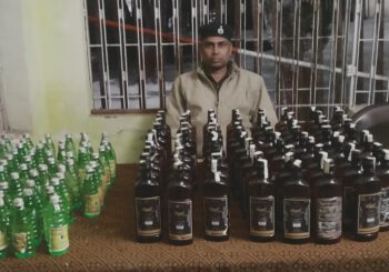दो अलग-अलग ट्रेन से रेल पुलिस ने बरामद किया भारी मात्रा में देसी शराब