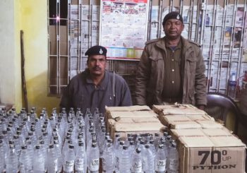 जनसाधारण एक्सप्रसे से रेल पुलिस ने जब्त किया 556 बोतल देशी शराब