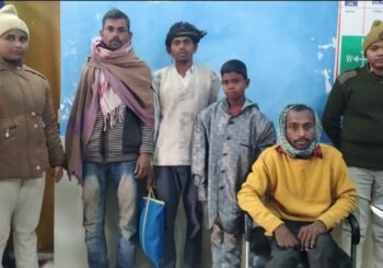 स्टेशन पर भटकते बच्चे को जीआरपी पुलिस ने बरामद कर परिजनों को सौंपा