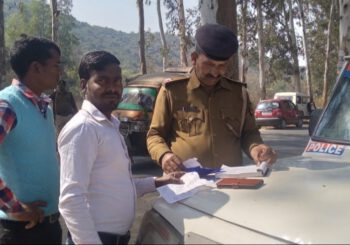 पुलिस ने चलाया सधन वाहन चेकिंग अभियान