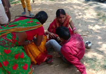 सड़क दुर्घटना में पति पत्नी सहित चार घायल।
