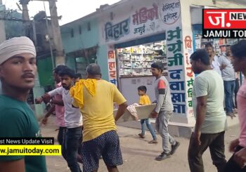 नल जल योजना का सामान चुरा रहा था चोर, लोगों ने पकड़ कर की पिटाई