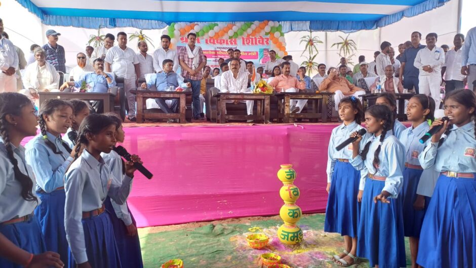 अलीगंज में ग्राम विकास शिविर का आयोजन, ग्रामीणों की समस्याओं का ऑन द स्पॉट हुआ निष्पादन