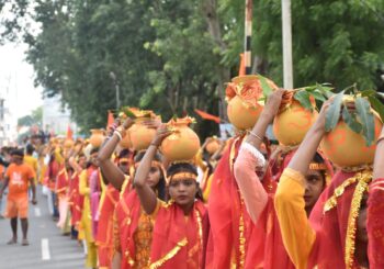 11 दिवसीय श्रीमद्भागवत कथा यज्ञ को लेकर निकाली गई कलश यात्रा