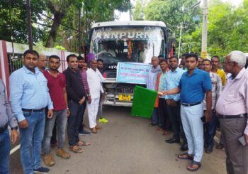 मत्स्य पालन के नई तकनीक से अवगत होने के लिए 60 किसानों को डीएम ने हरी झंडी दिखाकर किया नवगछिया के लिए रवाना