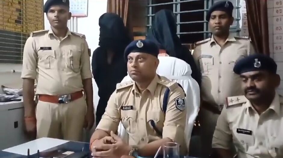 लूट कांड में शामिल दो अपराधी को पुलिस ने किया गिरफ्तार, देसी कट्टा समेत जिंदा गोली बरामद