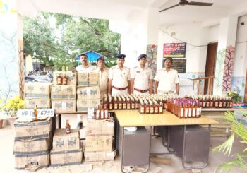 लग्जरी कार से जमुई पुलिस ने भारी मात्रा में किया विदेशी शराब बरामद