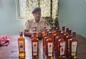 जीआरपी पुलिस ने जमुई रेलवे स्टेशन से विदेशी शराब बरामद