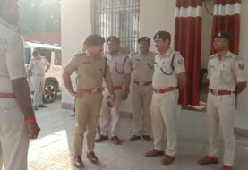 लोकसभा चुनाव को लेकर पुलिस अधीक्षक ने थाना का किया निरीक्षण