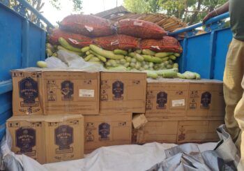 कद्दू और भिंडी के बोरा के नीचे 522 लीटर विदेशी शराब, दो तस्कर गिरफ्तार