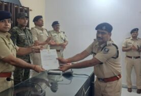 पुलिस अधीक्षक ने  मलयपुर और बरहट थानाध्यक्ष को किया सम्मानित