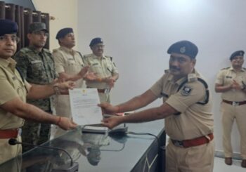 पुलिस अधीक्षक ने  मलयपुर और बरहट थानाध्यक्ष को किया सम्मानित