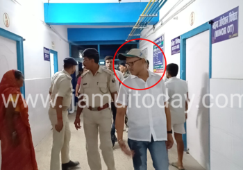 बंदोबस्त कार्यालय का नजीर शराब के नशे में गिरफ्तार, कार्यालय में शराब पीकर कर रहे थे हंगामा