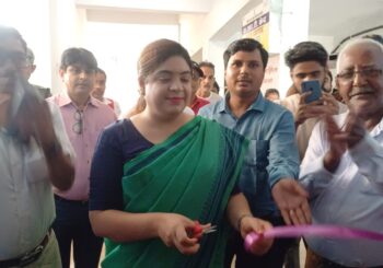 डीएम ने सदर अस्पताल में लिफ्ट का किया उद्घाटन, ड्यूटी से अब्सेंट पाए गए डॉक्टर पर कार्रवाई करने का दिया निर्देश