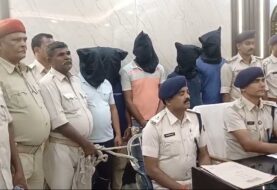 पुलिस ने वाहन जांच के दौरान मांगा मोटरसाइकिल का पेपर, फिर ऐसा कुछ हुआ कि पांच हो गए गिरफ्तार