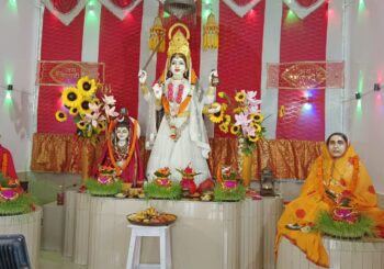मां कालिका की पट खुलते ही उमड़ा श्रद्धालुओं की भीड़, संतान प्राप्ति के लिए नेम निष्ठा से यहां की जाती है पूजा