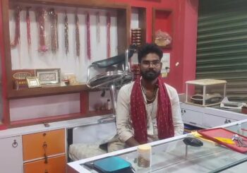 ज्वेलर्स दुकान के शटर का ताला तोड़कर चोरों ने किया 10 लाख का आभूषण चोरी