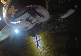 पुलिस ने बाइक के साथ 24 लीटर विदेशी शराब किया जप्त