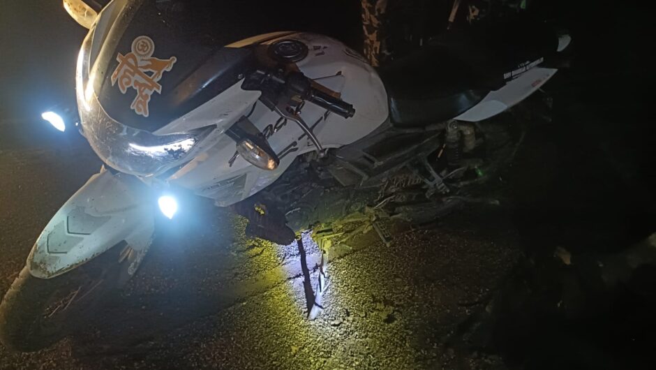 पुलिस ने बाइक के साथ 24 लीटर विदेशी शराब किया जप्त